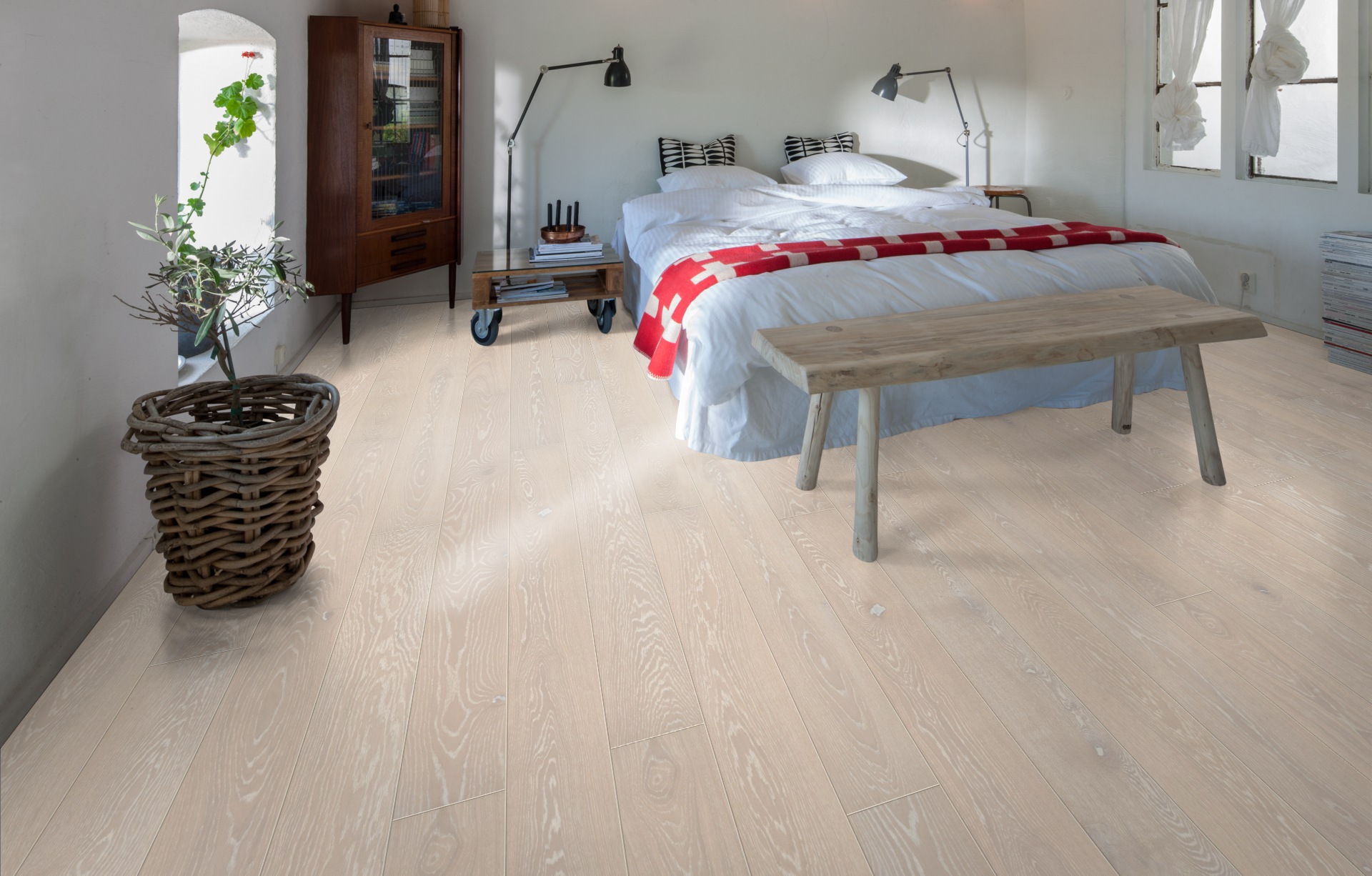 Паркетная доска Kahrs Новая классика Дуб Снег Nouveau Snow 151N8EEK0WKW220 Lively 2266×187×15 фото в интерьере Паркетная доска Kahrs Новая классика Дуб Снег Nouveau Snow 151N8EEK0WKW220 Lively 2266×187×15 фото в интерьере